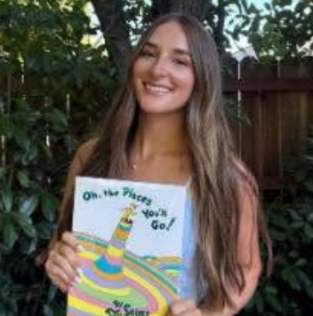 Photo of Lauren Mirtoni
